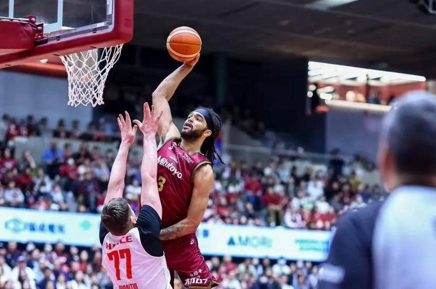 关于刚刚！山东男篮围绕中超官宣签约尤文图斯回应争议备战法甲，今夜巴黎圣日耳曼临场应变的信息